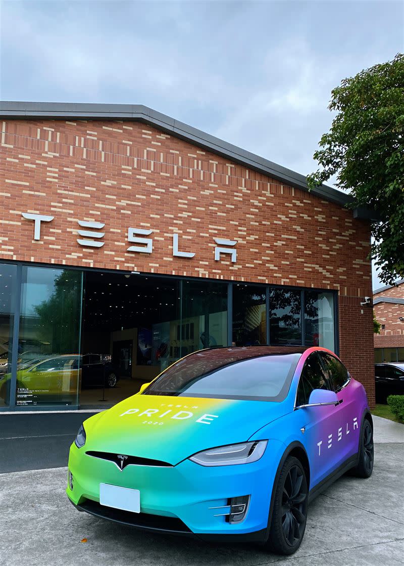 只要分享心中對於環境、愛與關懷的提案計劃，就有機會獲得Tesla最新彩虹Model X三天駕駛體驗機會。（圖／Tesla提供）