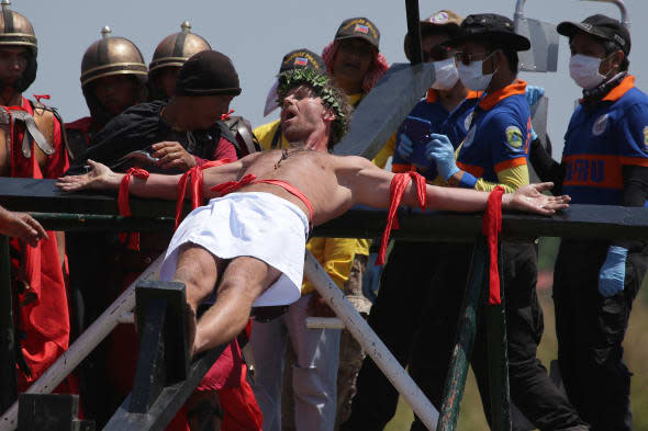 CORRECTION Philippines Crucifixions