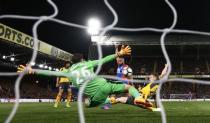 Britain Football Soccer - Crystal Palace v Arsenal - Premier League - Selhurst Park - 10/4/17 Crystal Palace's Andros Townsend scores their first goal Reuters / Stefan Wermuth Livepic