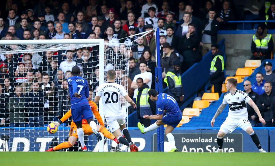 Chelsea’s Pedro (second right) scores his side’s first goal of the game