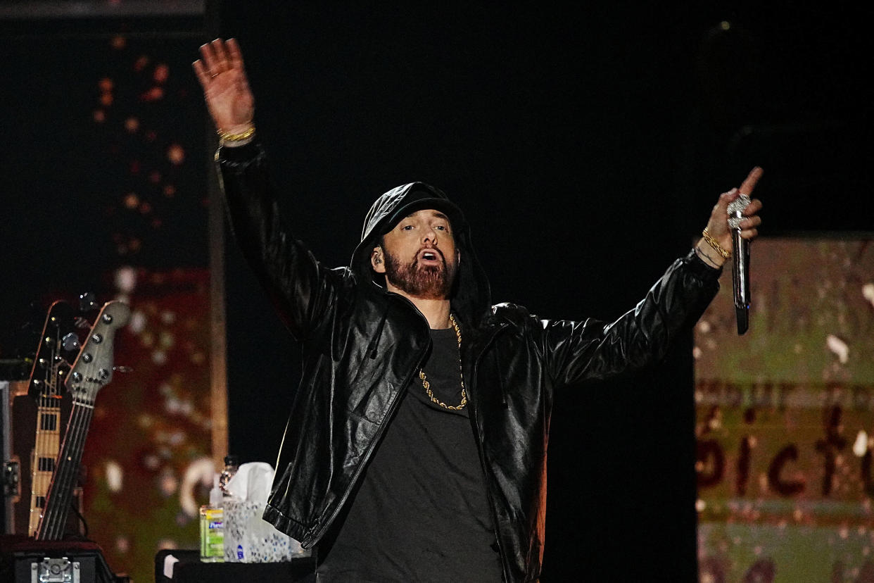 Eminem à la 37e cérémonie annuelle d’intronisation au Rock & Roll Hall of Fame à Los Angeles.