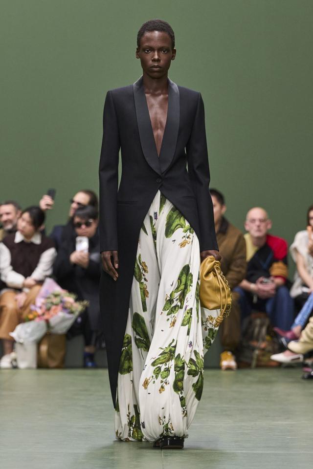 Loewe SS24 Proportions Are Redefined With Ultra-High Waist Pants And  Accentuated Busts 