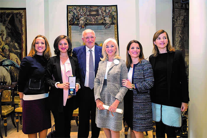 El presidente de Mercadona, Juan Roig, con su esposa Hortensia, y sus cuatro hijas