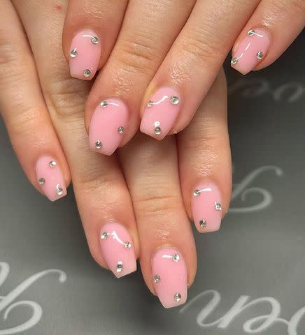 <p><a href="https://www.instagram.com/nails_and_beauty_by_daisy/?e=c71eaeb4-0d3a-4254-abba-87b60585fea1&g=5" data-component="link" data-source="inlineLink" data-type="externalLink" data-ordinal="1">nails_and_beauty_by_daisy</a></p>