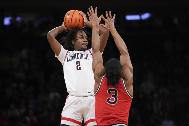 Tristen Newton's 25 points lift UConn men to 66-65 road win over