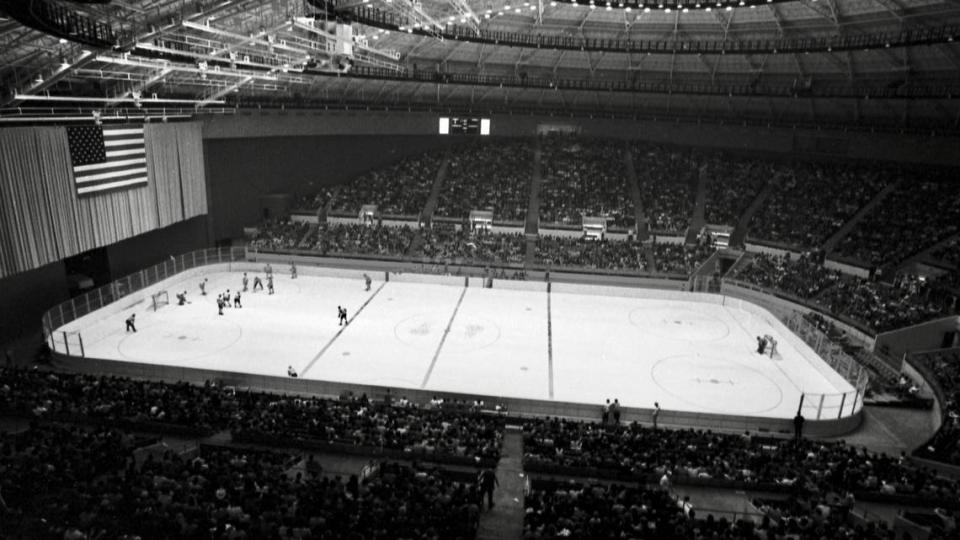 In 1971, the Fort Worth Wings and Dallas Blackhawks drew a record crowd of 10,107 to what is now the Fort Worth Convention Center.