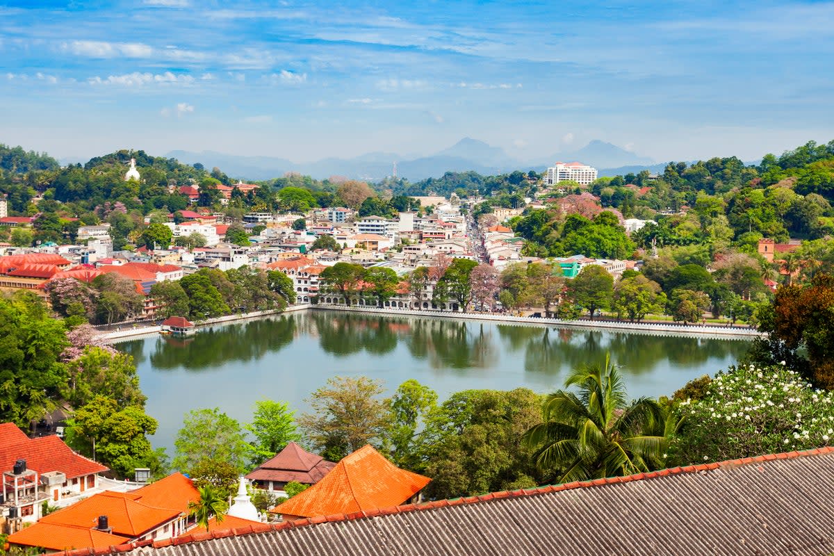 Mountains and tea plantations surround Kandy (Getty Images/iStockphoto)