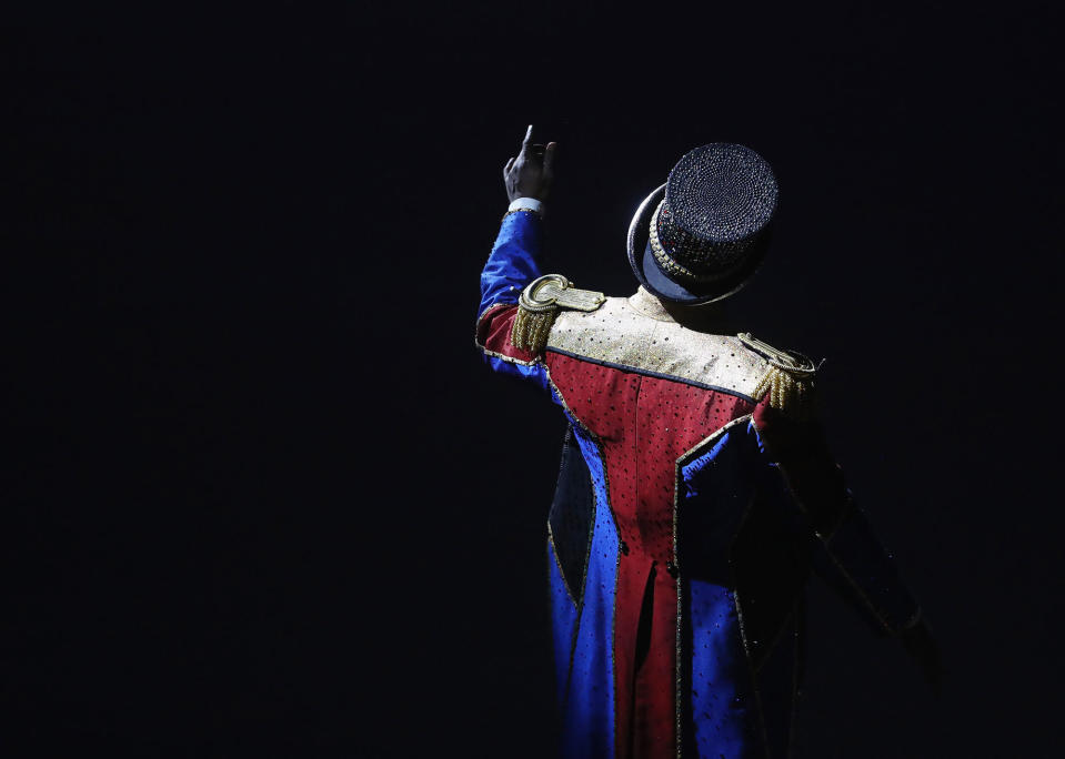 <p>Ringmaster Jonathan Lee Iverson performs on the final day of the Ringling Bros Barnum and Bailey Circus on May 21, 2017 in Uniondale, New York. Known as “The Greatest Show on Earth”, the circus performed its final act after a 146 year run. (Bruce Bennett/Getty Images) </p>