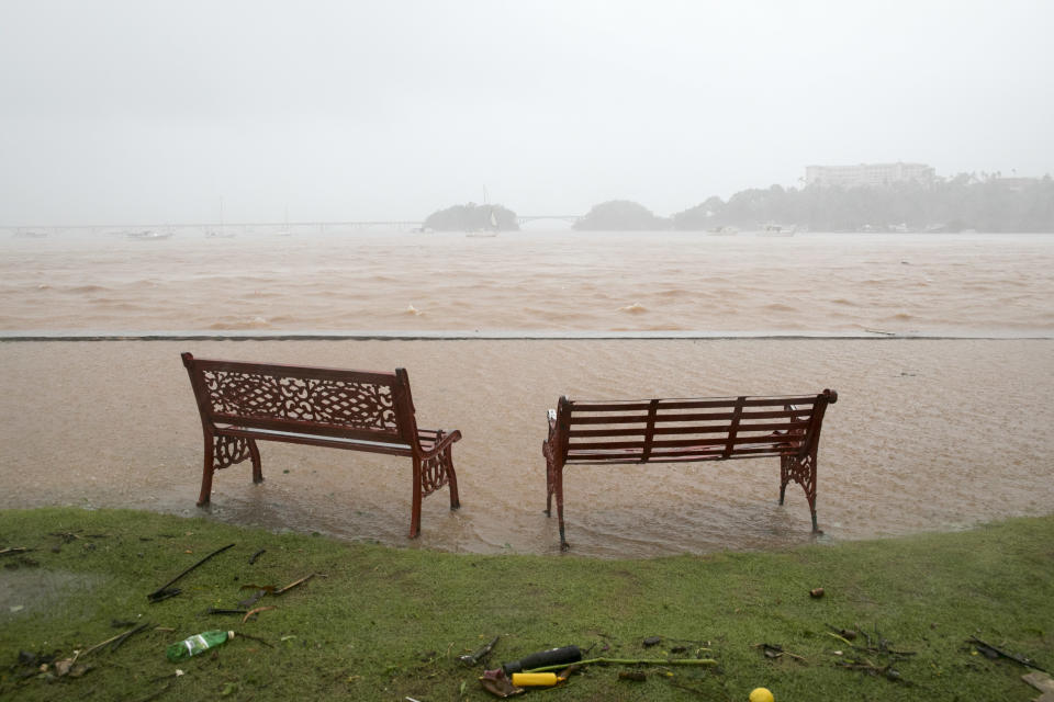 <p>Hurricane Irma approaches Samana, Dominican Republic, Thursday, Sept. 7, 2017. (Photo: Tatiana Fernandez/AP) </p>