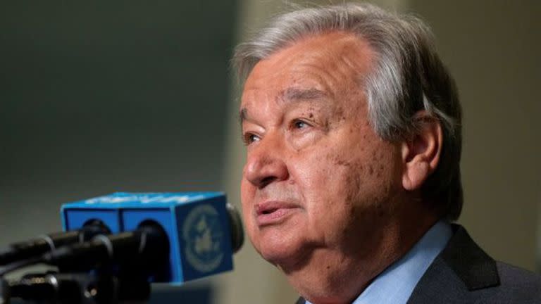 Guterres asegura que el mundo ha tenido "suerte" por no haber sufrido una guerra nuclear.