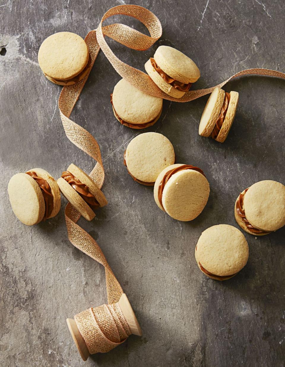 dulce de leche sandwich cookies