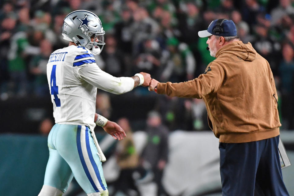 Nov 5, 2023; Philadelphia, Pennsylvania, USA; Dallas Cowboys quarterback <a class="link " href="https://sports.yahoo.com/nfl/players/29369" data-i13n="sec:content-canvas;subsec:anchor_text;elm:context_link" data-ylk="slk:Dak Prescott;sec:content-canvas;subsec:anchor_text;elm:context_link;itc:0">Dak Prescott</a> (4) and head coach Mike McCarthy after a touchdown in the third quarter against the <a class="link " href="https://sports.yahoo.com/nfl/teams/philadelphia/" data-i13n="sec:content-canvas;subsec:anchor_text;elm:context_link" data-ylk="slk:Philadelphia Eagles;sec:content-canvas;subsec:anchor_text;elm:context_link;itc:0">Philadelphia Eagles</a> at Lincoln Financial Field. Mandatory Credit: Eric Hartline-USA TODAY Sports