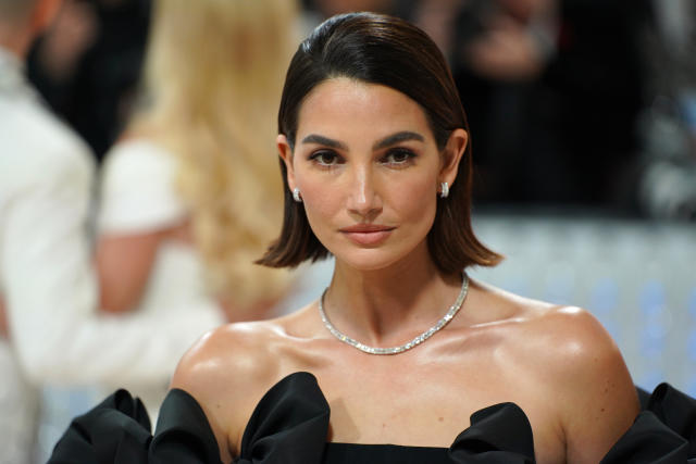 Lily Aldridge and Daughter Dixie Pearl Model Matching Tiffany & Co. in Rare  Mother-Daughter Photo
