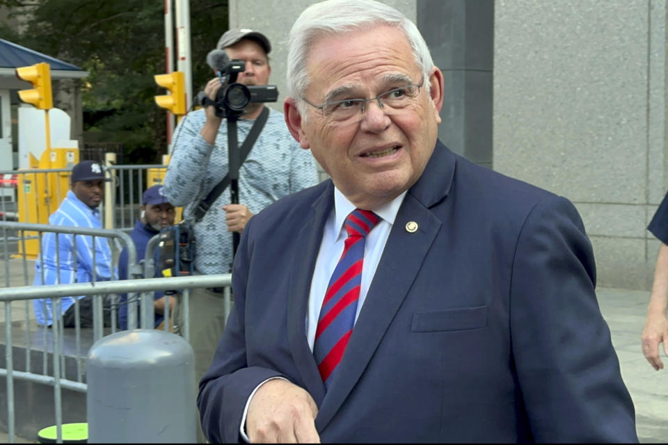 U.S. Sen. Bob Menendez, D-N.J., leaves federal court following the day's proceedings in his bribery trial, Tuesday, June 18, 2024, in New York. (AP Photo/Larry Neumeister)