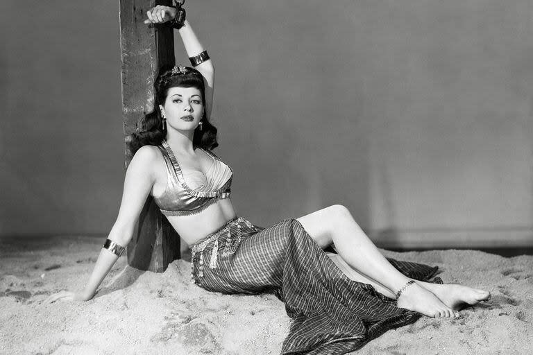 Yvonne De Carlo: la bailarina exótica que brilló en Hollywood, fue mentora de un galán argentino y quedó presa de un rol que detestaba