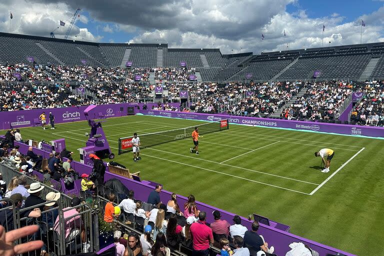 Una postal del entrenamiento entre Cerúndolo y Alcaraz en el ATP de Queen's