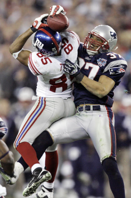 Mariano Rivera wears Eli Manning jersey on Monday Night Football