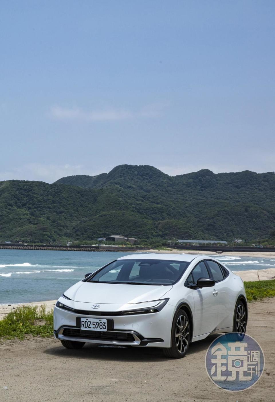 TOYOTA Prius PHEV鉑金版