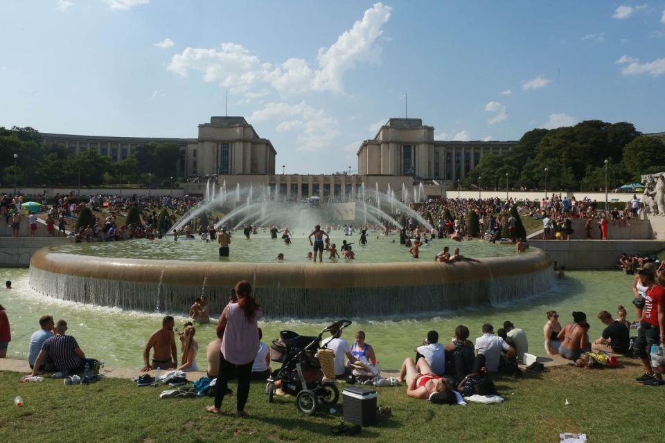 35 Photos That Capture Europe’s Sweltering Heatwave