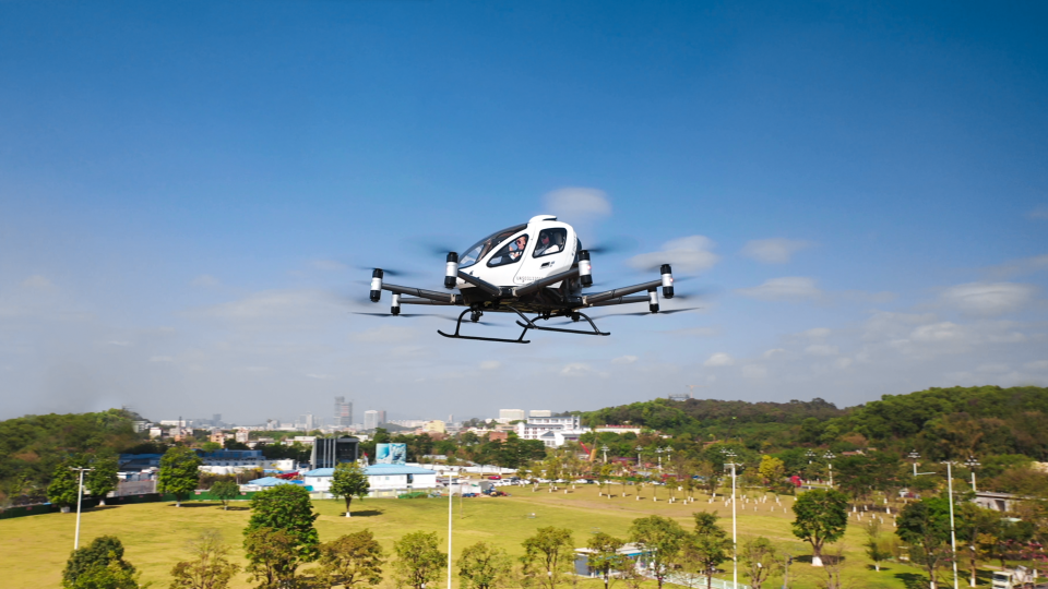 EHang’s EH216-S passenger-carrying UAV flew in the Jiulong Lake Park, Huangpu district, Guangzhou