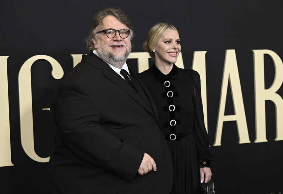 Guillermo Del Toro y Kim Morgan en la premiere de 'El Callejón de las Almas Perdidas' en Nueva York. (Photo by Evan Agostini/Invision/AP)