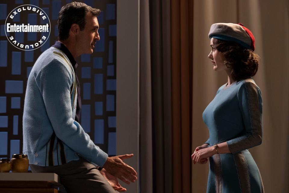 Reid Scott and Rachel Brosnahan in season 5 of 'The Marvelous Mrs. Maisel'