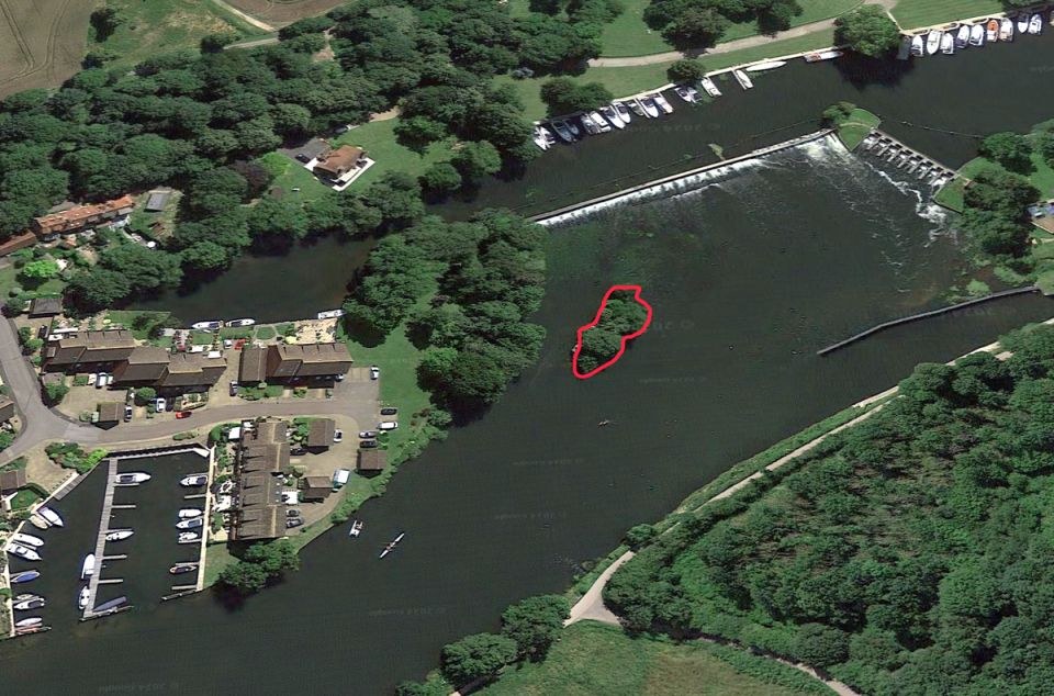 Temple Weir Island is located on the River Thames between Henley and Marlow, near Temple Weir (Savills).