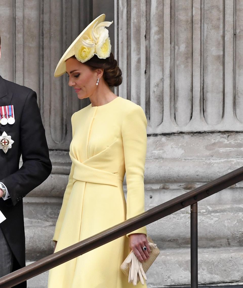 Kate Middleton's yellow flower hat, 2022