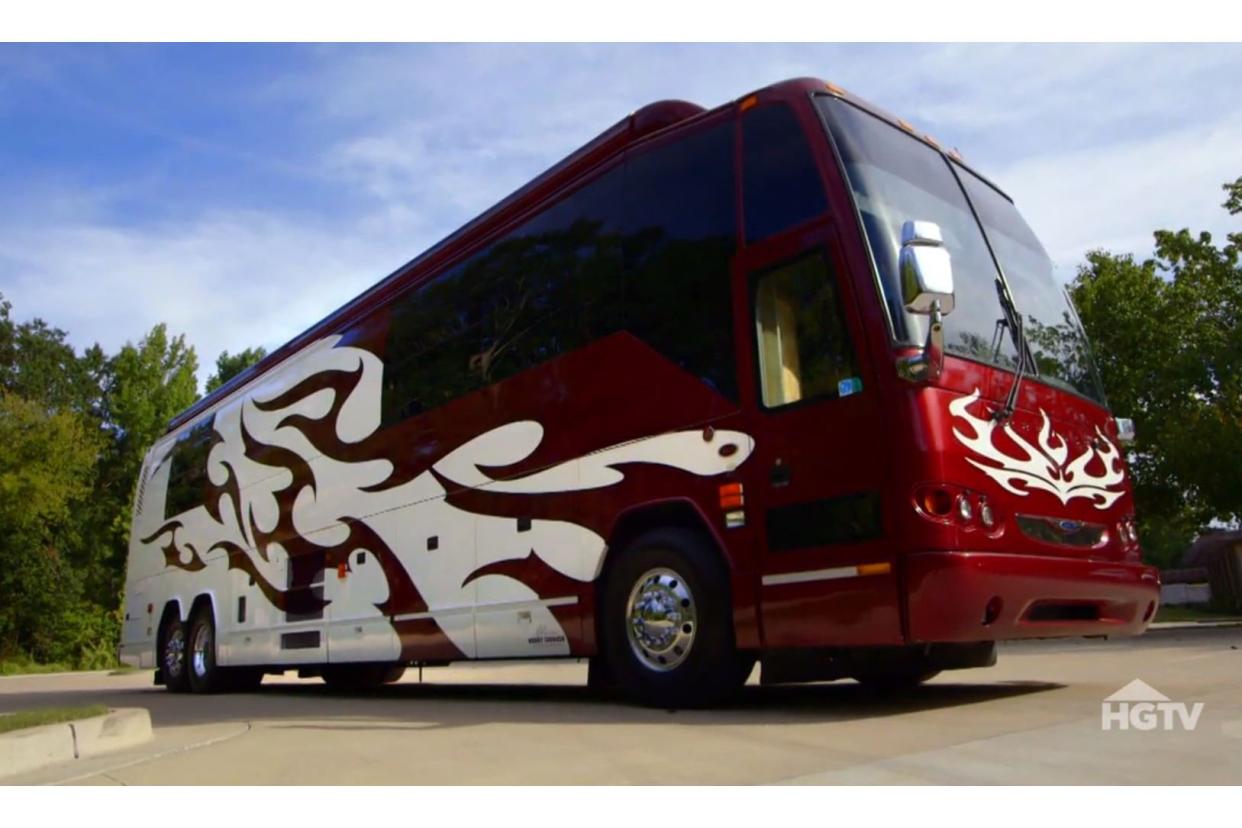 Tommy Lee’s Tour Bus 