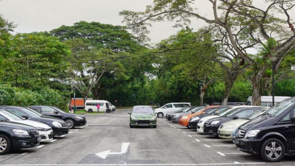 HDB Season Parking in Singapore: Guide to Applying, Renewal and Transfer for HDB Parking (2023)