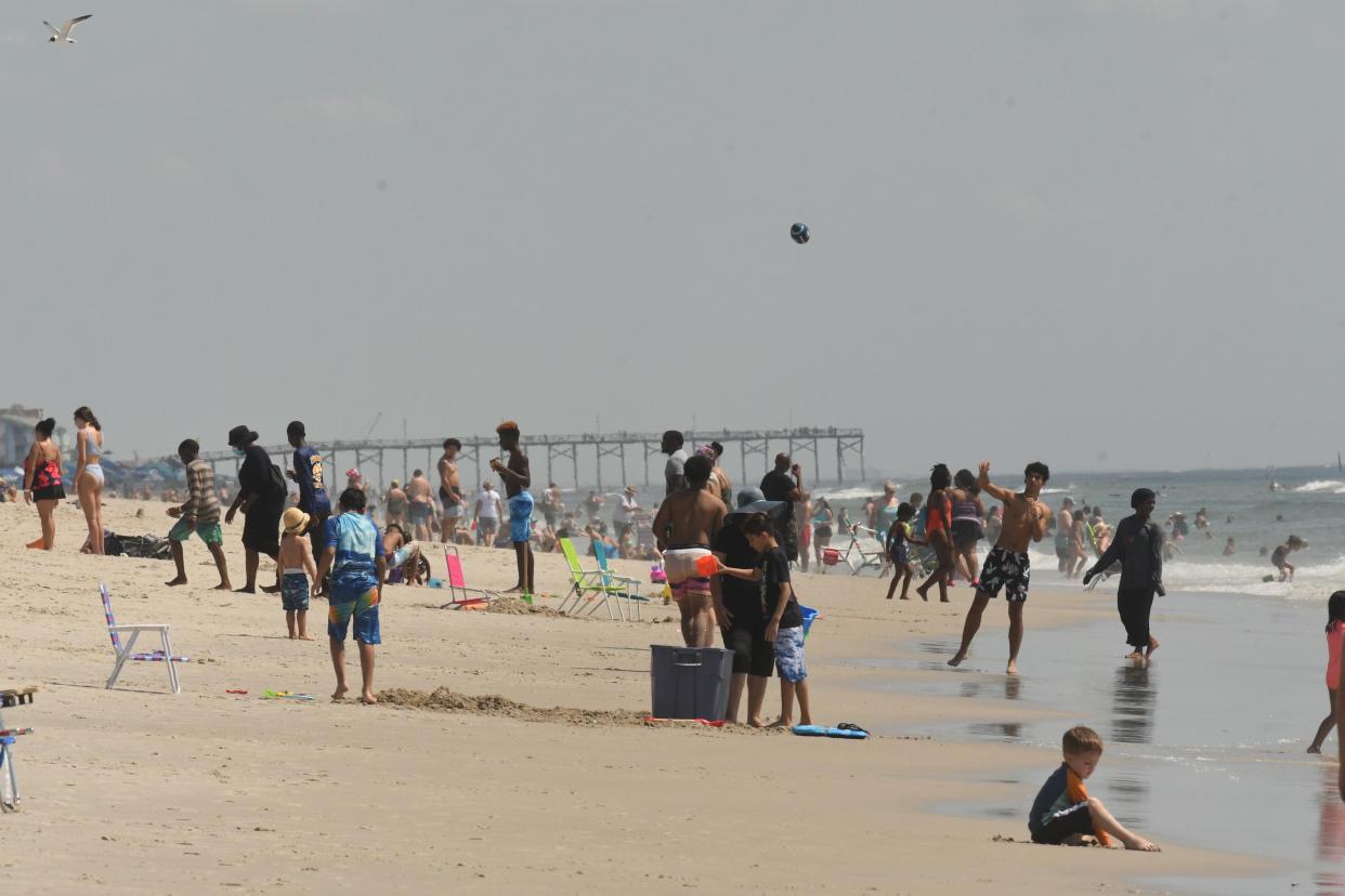 Carolina Beach ranks third according to a list of 10 popular North Carolina beaches.