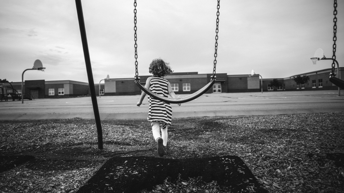 Having time to engage in outdoor play is important for helping kids regulate and learn, research shows. (Photo: Getty)