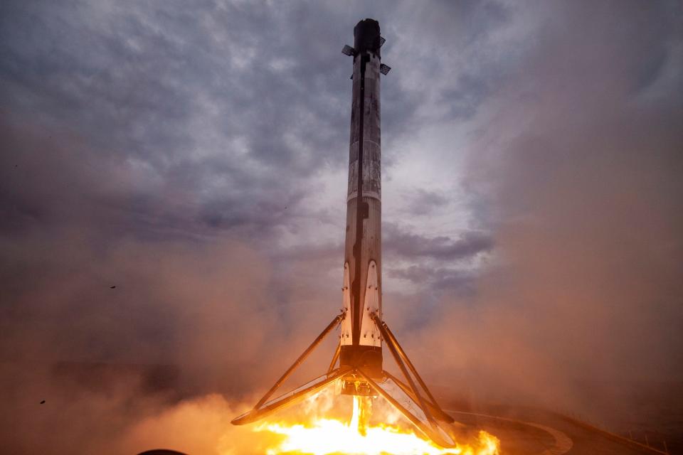 Falcon 9 booster landing