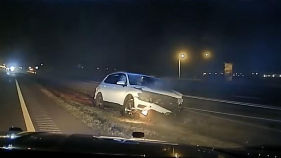 Cop PITs Fleeing Suspect At 125 MPH