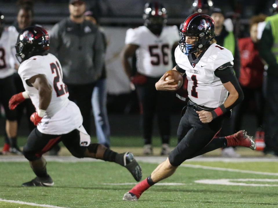 Keaton Rode of McKinley runs into the open field at GlenOak, Oct. 14, 2022.