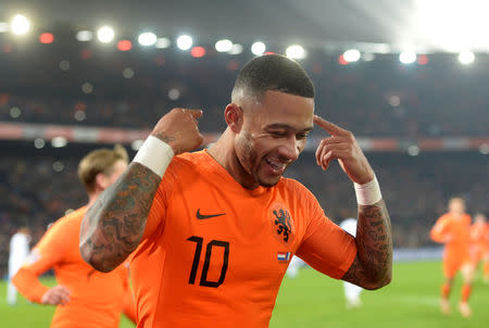 Foto del viernes del delantero de Holanda Memphis Depay celebrando tras marcar de penal ante Francia. Nov 16, 2018 REUTERS/Toussaint Kluiters