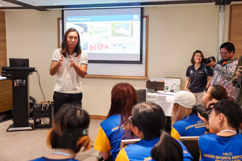 前港隊帆船運動員謝劭傑（左一）大談自己的心路歷程：「成為帆船運動員必須具備強大心臟，隨時迎接大自然的驚喜。」