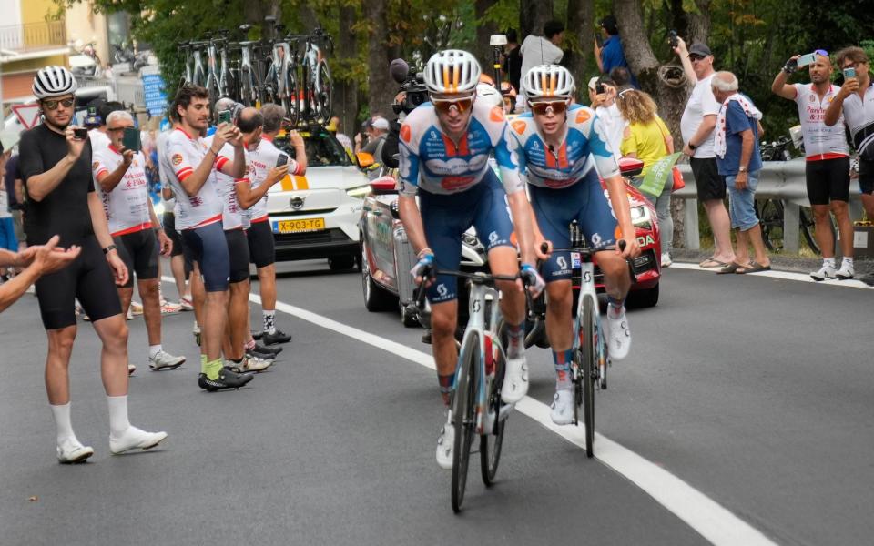 Bardet and Van Den Broek in the breakaway