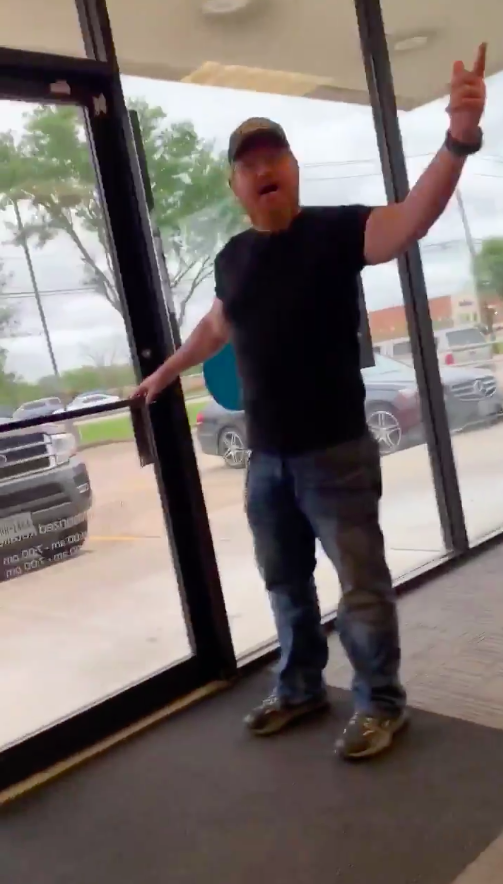 A man identified by police as Joey Christian verbally attacked an employee at a Friendstown, Texas AT&T store in a racist tirade caught on video. (Photo: Courtesy of Twitter/@Mohamburger)