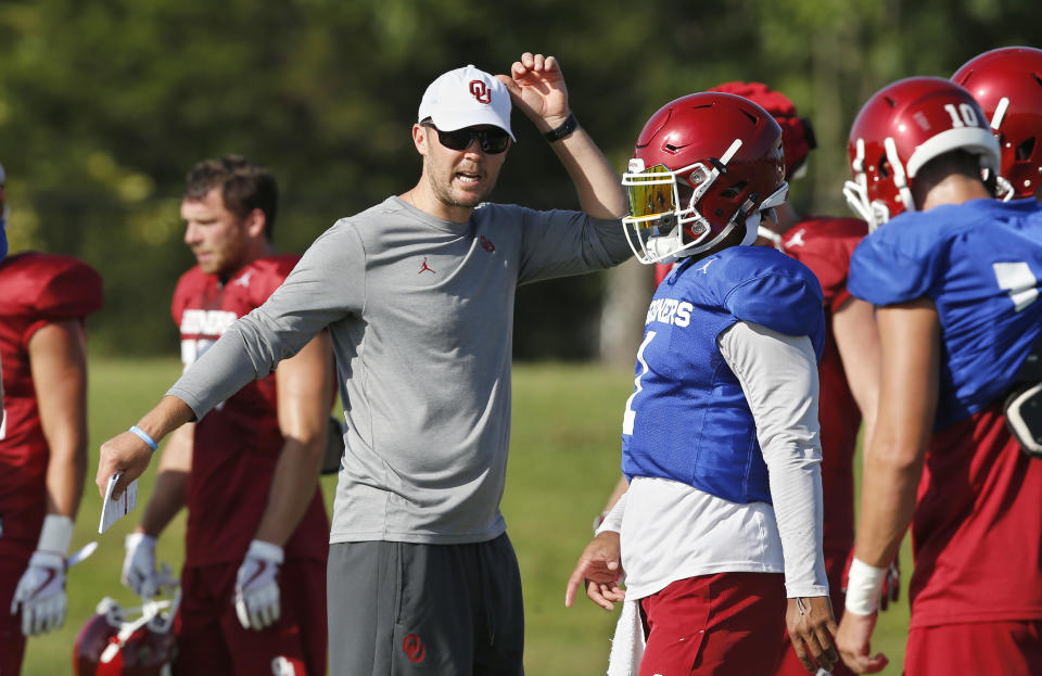 Can Oklahoma coach Lincoln Riley get similar production out of QB Kyler Murray that he did with Baker Mayfield? (AP Photo)