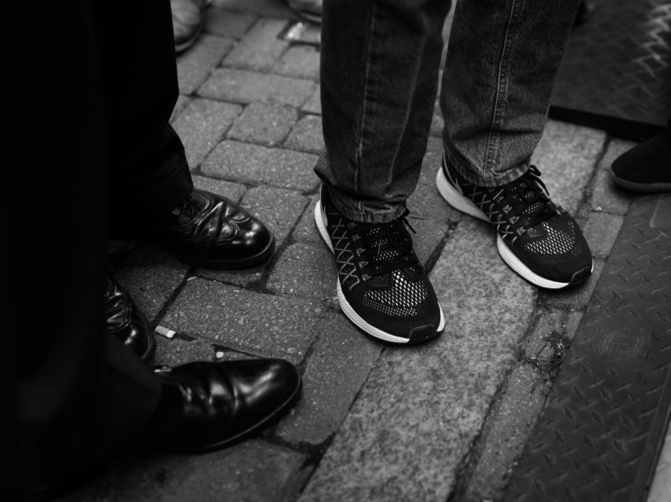 <p>Libertarian Candidate Gary Johnson, in sneakers, is interviewed in Cleveland. (Photo: Khue Bui for Yahoo News)</p>