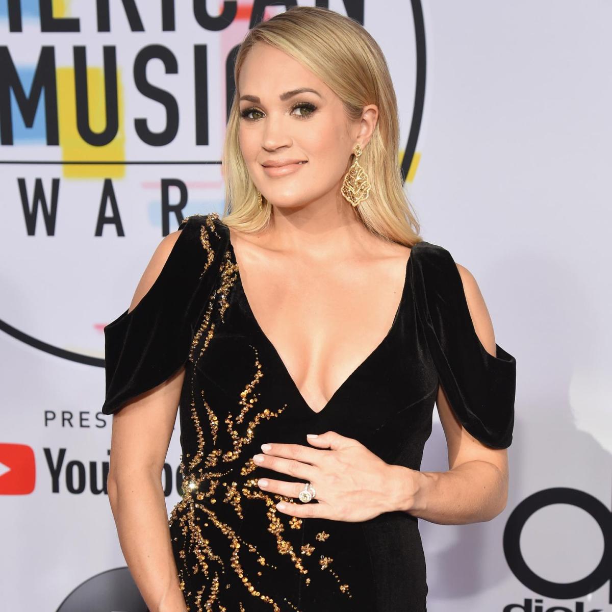 Oops! Carrie Underwood Accidentally Spent $600 on Makeup in the Middle of  the Night