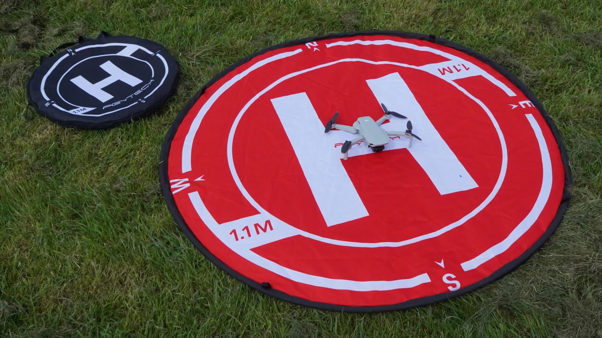  PGYTech 110cm drone landing pad. 