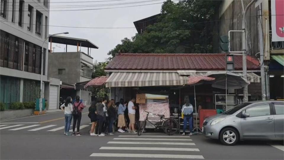 Ella連吃7天大推故鄉「油蔥麵」 麵攤一舉爆紅