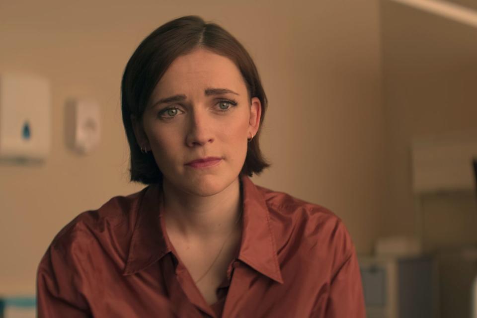 you charlotte ritchie as kate in episode 410 of you cr courtesy of netflix © 2023