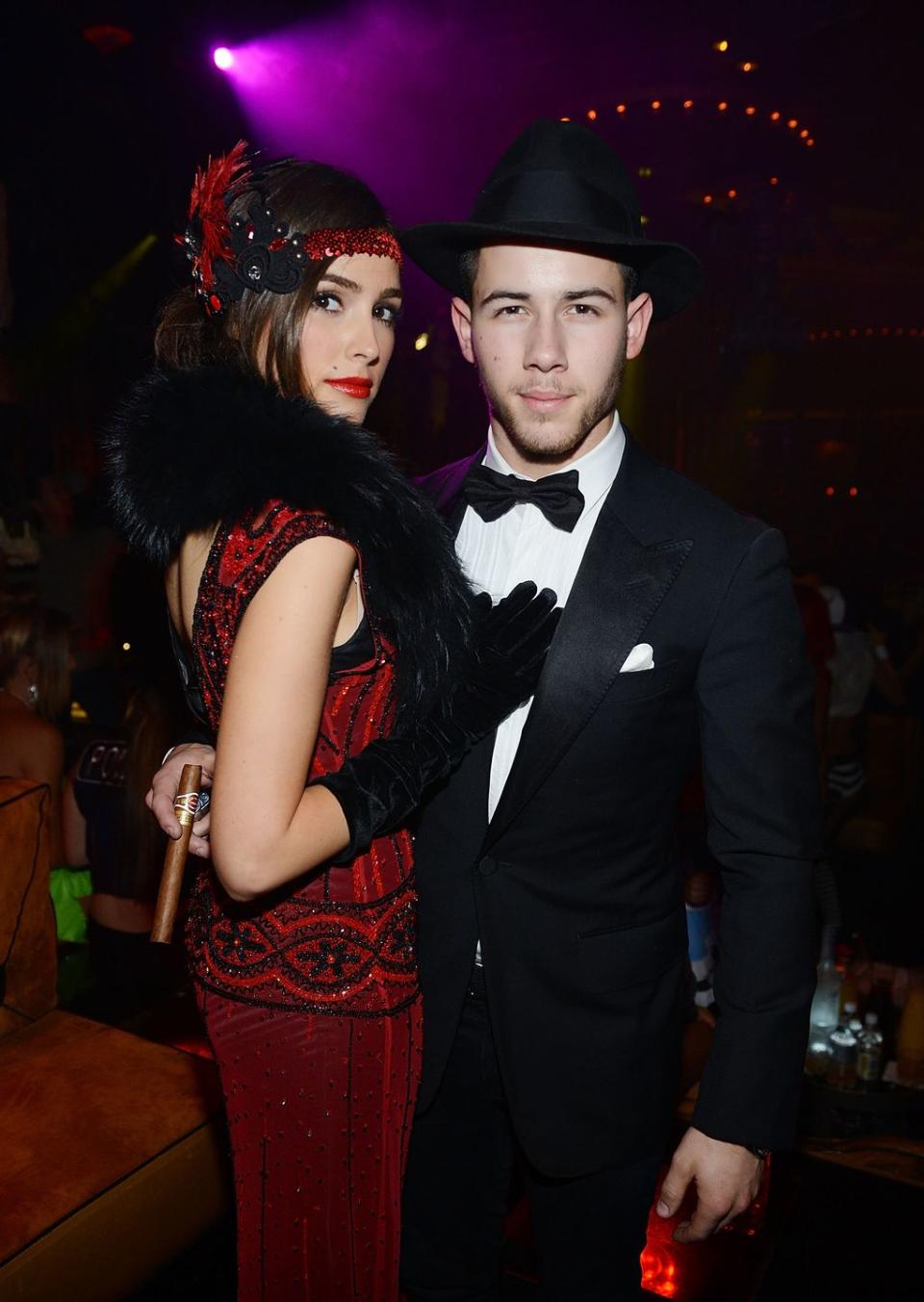 couples halloween costumes flapper and mobster