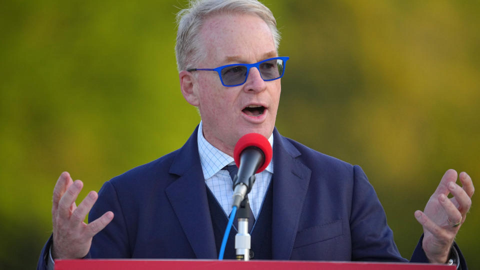   Keith Pelley speaks at a DP World Tour event 