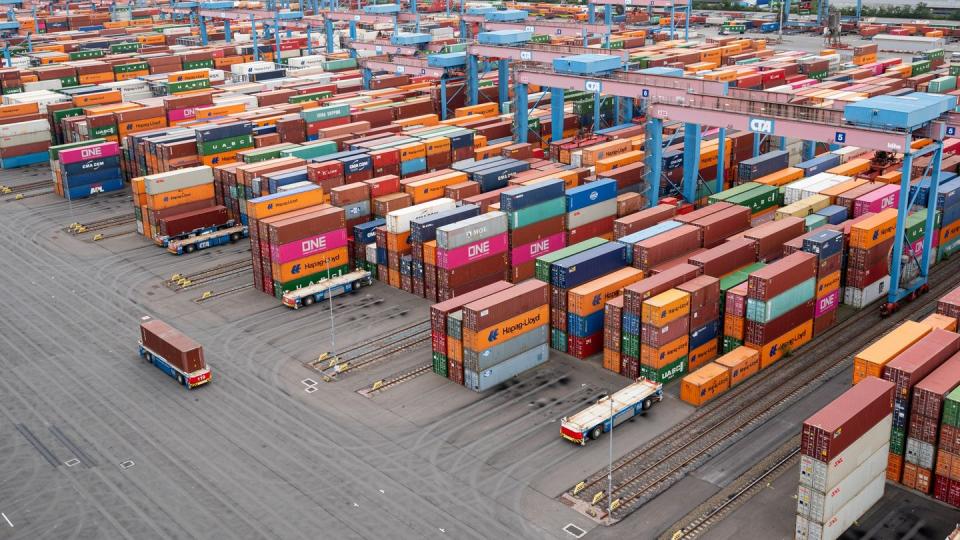 Container Terminal Altenwerder im Hamburger Hafen. Das Bruttoinlandsprodukt in Deutschland ist im dritten Quartal gegenüber dem Vorquartal um 8,5 Prozent gestiegen.