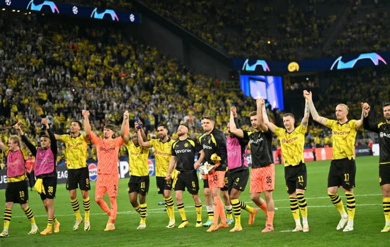 Los jugadores del Borussia Dortmund celebran la victoria 1-0 ante el París Saint-Germain, el miércoles 1 de mayo en Dortmund, en la ida de semifinales de la Liga de Campeones (INA FASSBENDER)