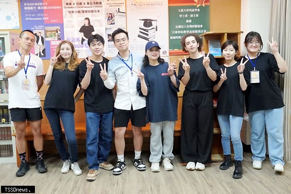 越南生陳文達在大葉大學英語系認識來自不同國家的好朋友。（記者方一成攝）